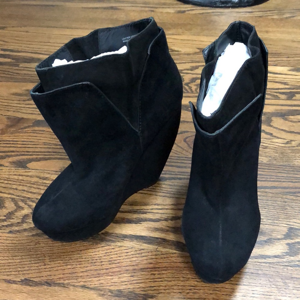JOES JEANS PLATFORM LEATHER & SUEDE BOOTIES (7.5) VERY COMFY!